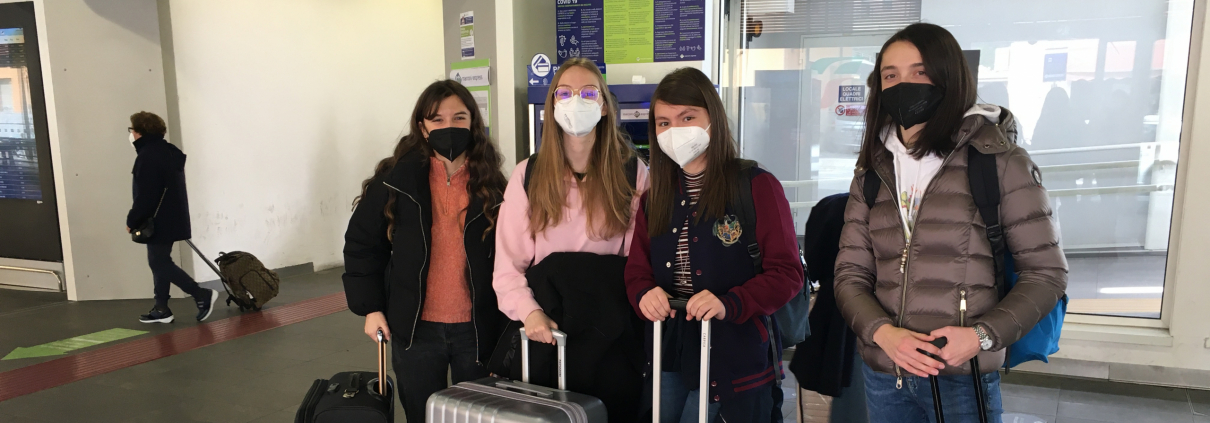 La squadra EGMO 2022 in partenza all'aeroporto